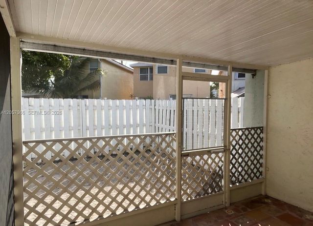 773 Crystal Lake Dr 773 773, Deerfield Beach, FL 33064