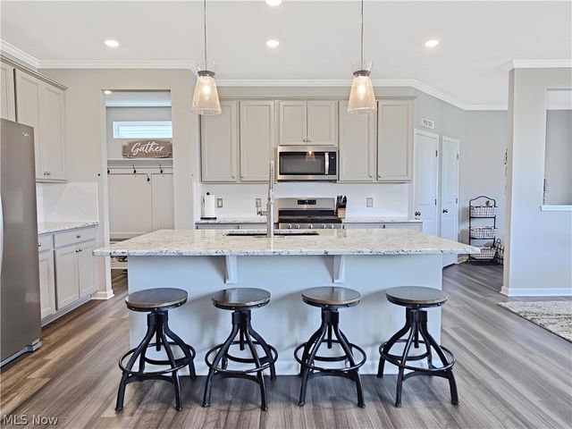 7700 Clydesdale Drive, Mentor, OH 44060