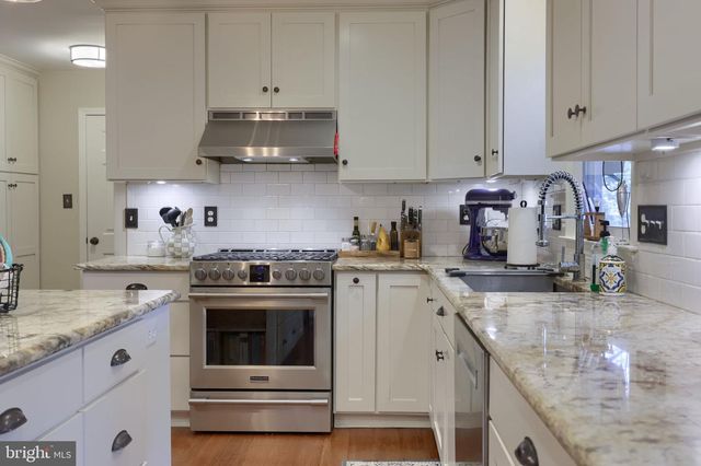 110 PARK PLACE DR, Reading, PA 19608