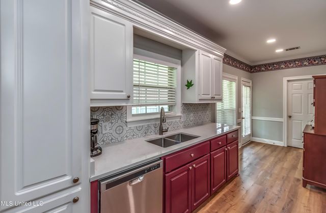 614 Summer Place, Flowood, MS 39232