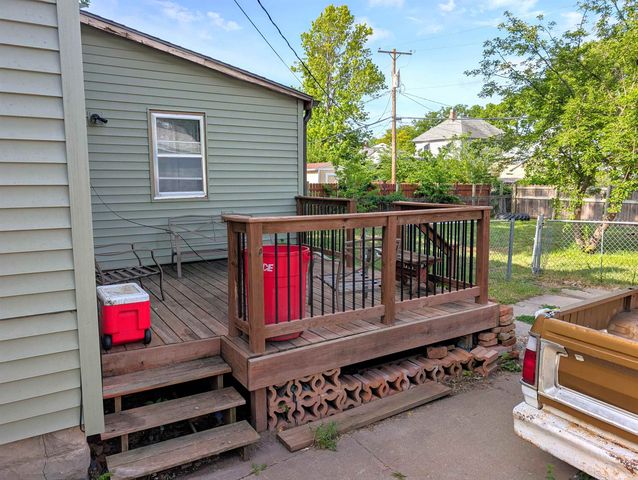 314 S 10th St, Salina, KS 67401