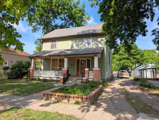 314 S 10th St, Salina, KS 67401