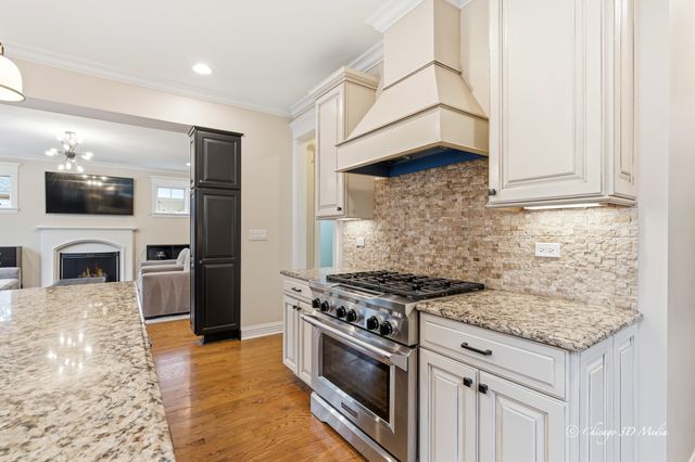 306 17th Street, Wilmette, IL 60091