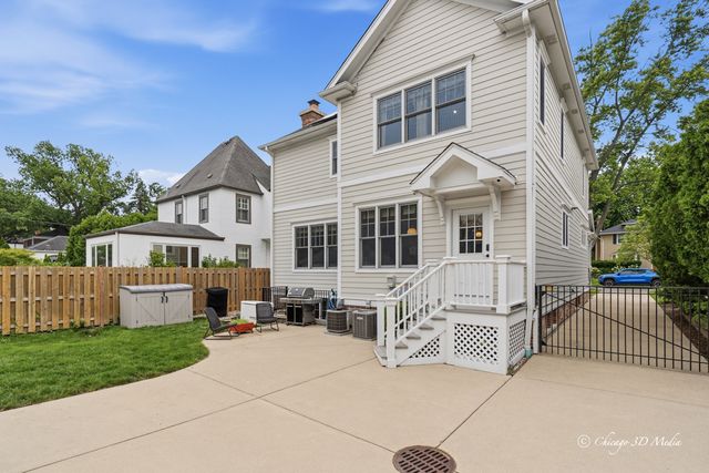 306 17th Street, Wilmette, IL 60091