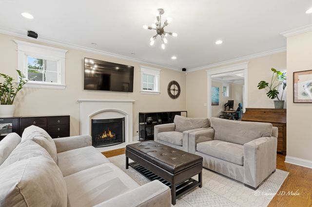 306 17th Street, Wilmette, IL 60091