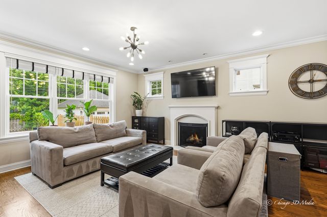 306 17th Street, Wilmette, IL 60091
