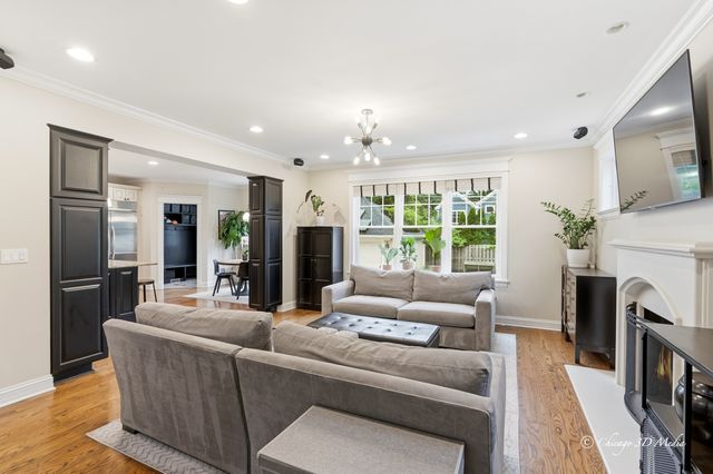306 17th Street, Wilmette, IL 60091