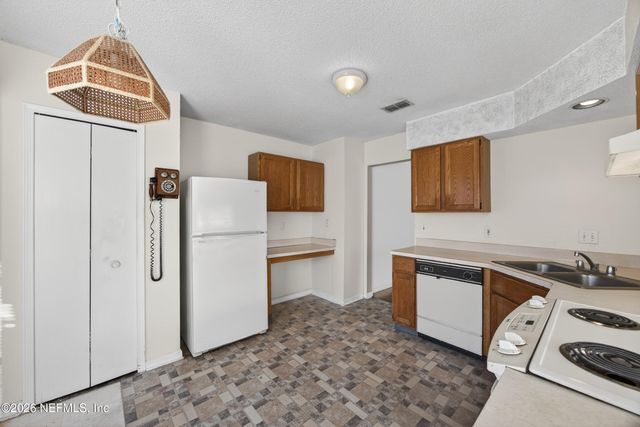 171 ANNANDALE Drive E, Jacksonville, FL 32225