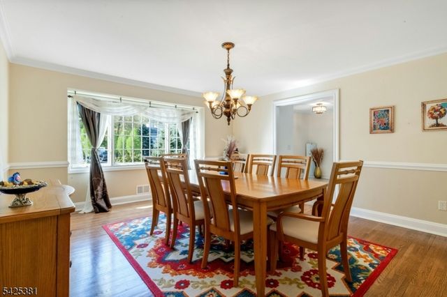 7 Evergreen Ct, Hillsborough Twp., NJ 08844