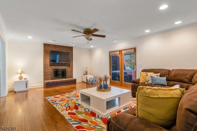 7 Evergreen Ct, Hillsborough Twp., NJ 08844