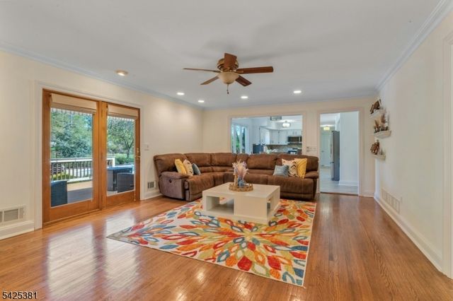 7 Evergreen Ct, Hillsborough Twp., NJ 08844