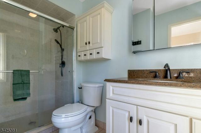 7 Evergreen Ct, Hillsborough Twp., NJ 08844