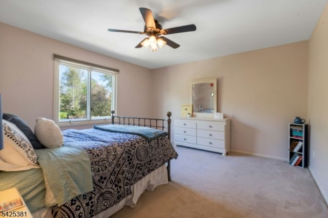 7 Evergreen Ct, Hillsborough Twp., NJ 08844