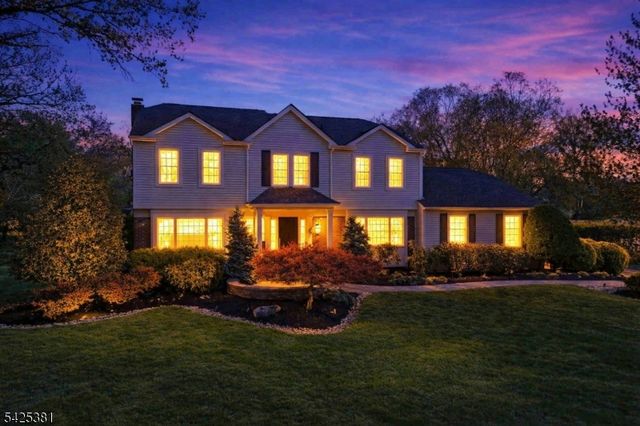 7 Evergreen Ct, Hillsborough Twp., NJ 08844