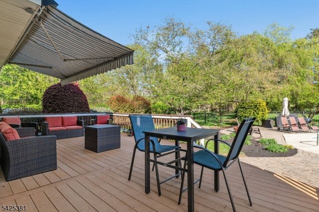 7 Evergreen Ct, Hillsborough Twp., NJ 08844