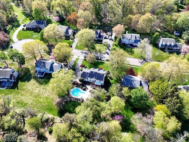 7 Evergreen Ct, Hillsborough Twp., NJ 08844