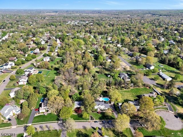 7 Evergreen Ct, Hillsborough Twp., NJ 08844