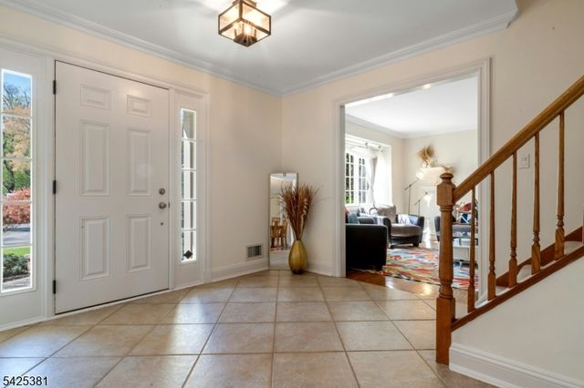 7 Evergreen Ct, Hillsborough Twp., NJ 08844