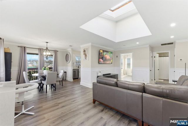 779 Riverside Avenue 201, Lyndhurst, NJ 07071