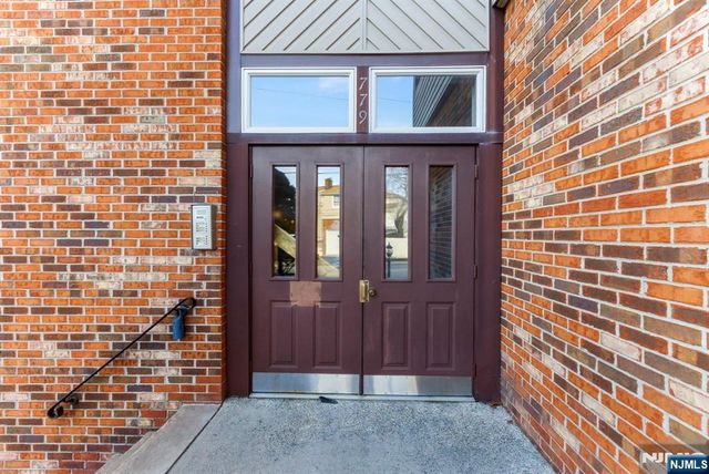 779 Riverside Avenue 201, Lyndhurst, NJ 07071