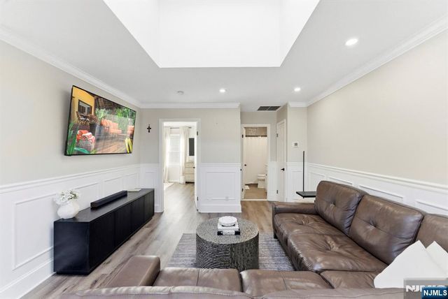 779 Riverside Avenue 201, Lyndhurst, NJ 07071