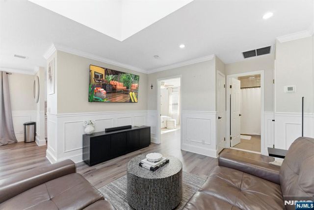 779 Riverside Avenue 201, Lyndhurst, NJ 07071