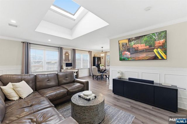 779 Riverside Avenue 201, Lyndhurst, NJ 07071