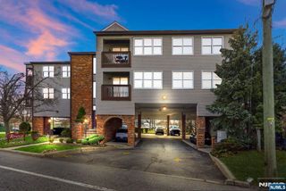 779 Riverside Avenue 201, Lyndhurst, NJ 07071