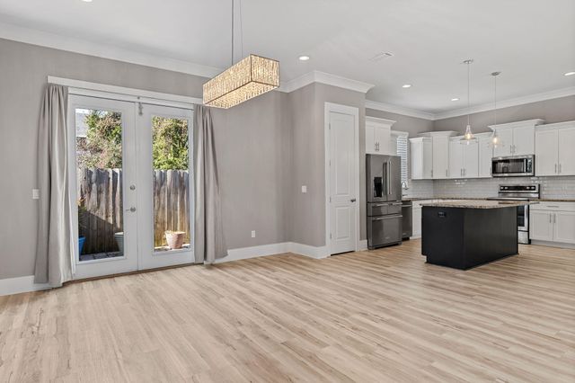 995 Airport Road 43, Destin, FL 32541