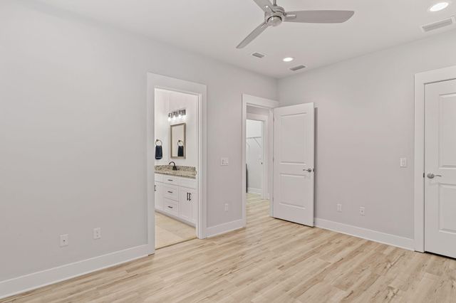 995 Airport Road 43, Destin, FL 32541