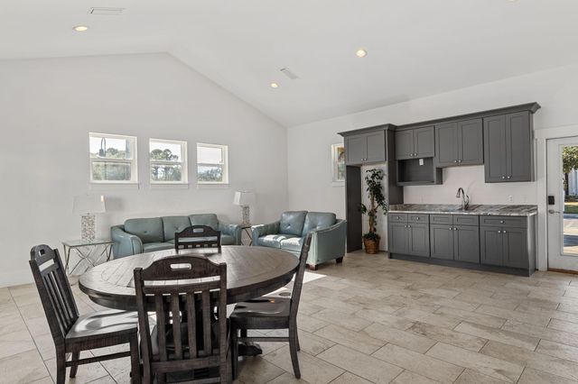 995 Airport Road 43, Destin, FL 32541