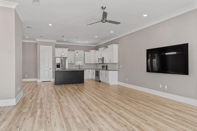 995 Airport Road 43, Destin, FL 32541