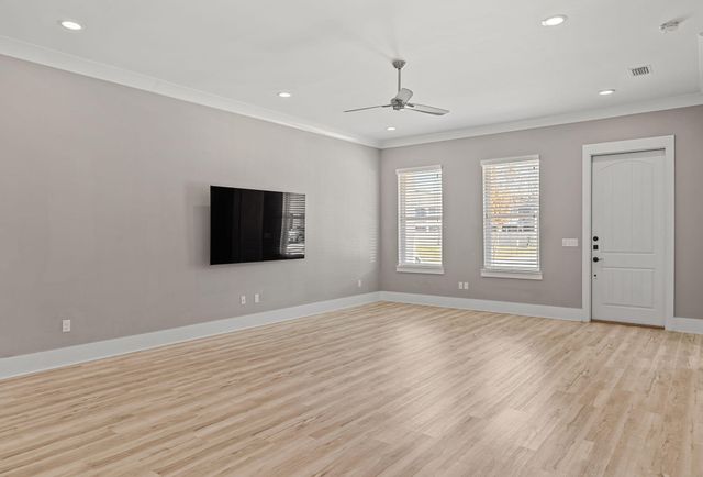 995 Airport Road 43, Destin, FL 32541