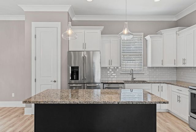 995 Airport Road 43, Destin, FL 32541