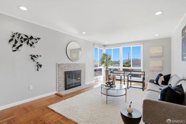 636 southgate Avenue, Daly City, CA 94015