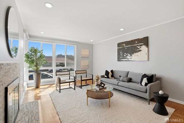 636 southgate Avenue, Daly City, CA 94015