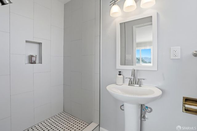 636 southgate Avenue, Daly City, CA 94015