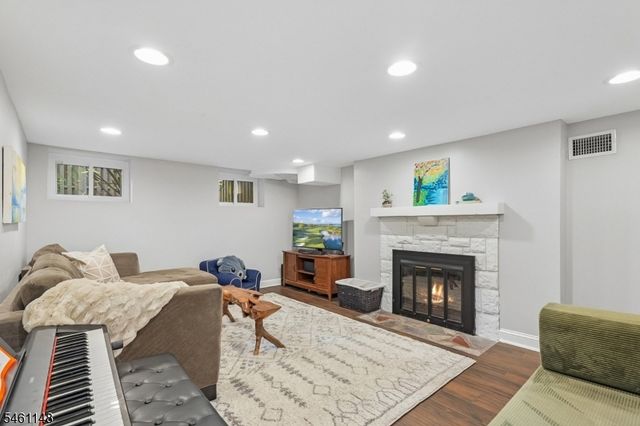 60 WELLINGTON AVENUE, Millburn Twp., NJ 07078