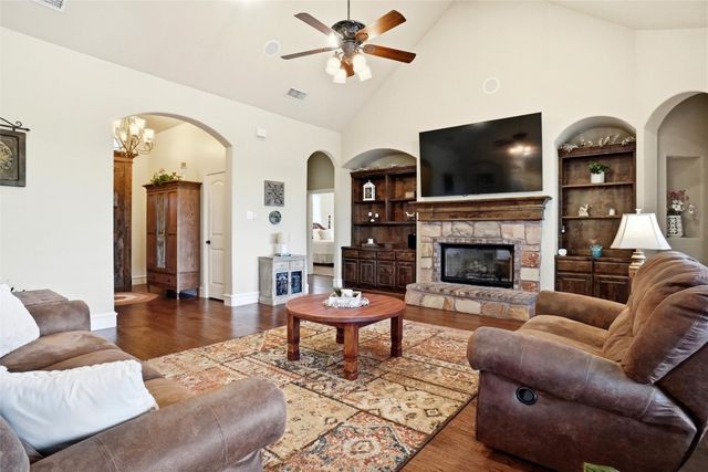 124 Carnes Court, Springtown, TX 76082