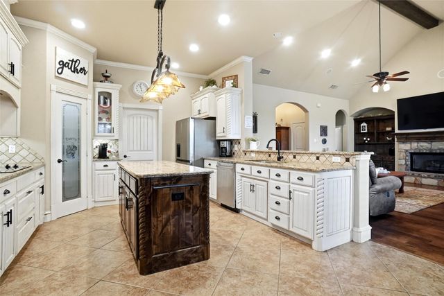 124 Carnes Court, Springtown, TX 76082
