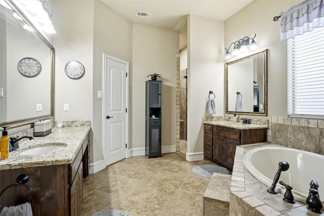 124 Carnes Court, Springtown, TX 76082