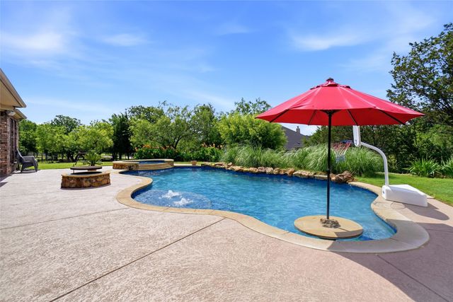 124 Carnes Court, Springtown, TX 76082