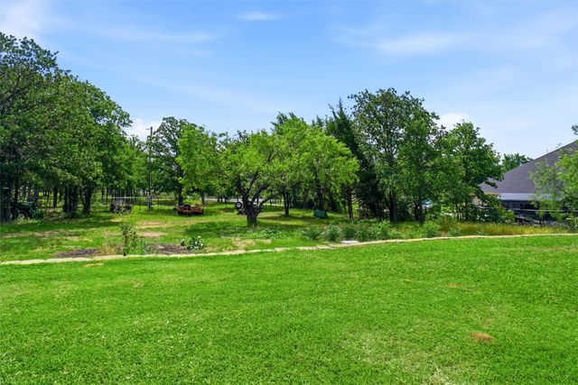 124 Carnes Court, Springtown, TX 76082