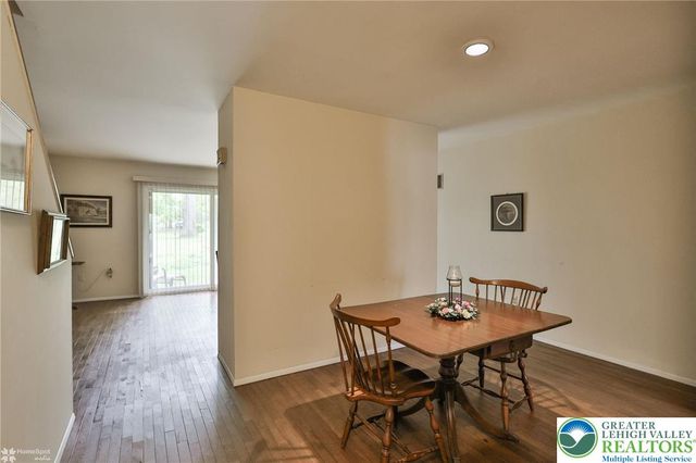 353 Carver Drive, Bethlehem City, PA 18017