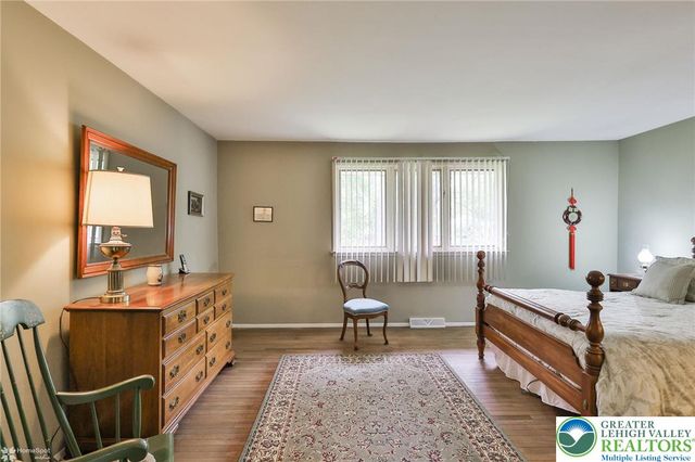 353 Carver Drive, Bethlehem City, PA 18017
