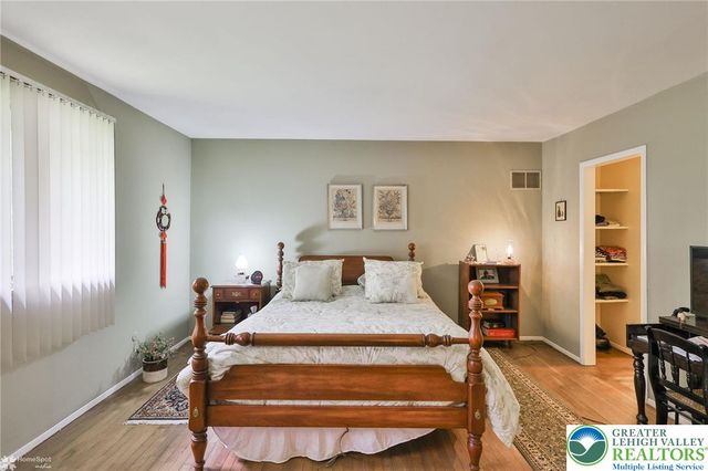 353 Carver Drive, Bethlehem City, PA 18017