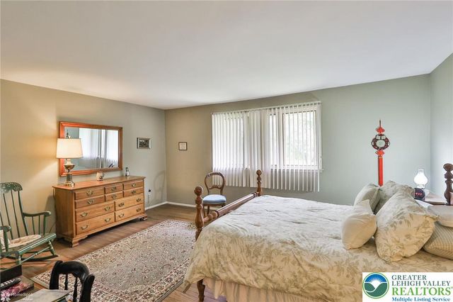 353 Carver Drive, Bethlehem City, PA 18017