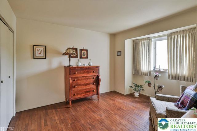 353 Carver Drive, Bethlehem City, PA 18017