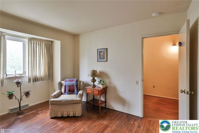 353 Carver Drive, Bethlehem City, PA 18017