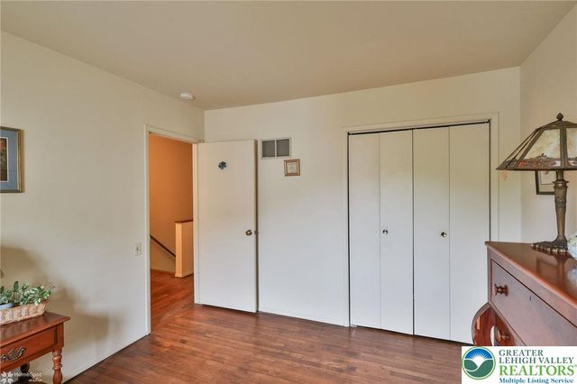 353 Carver Drive, Bethlehem City, PA 18017